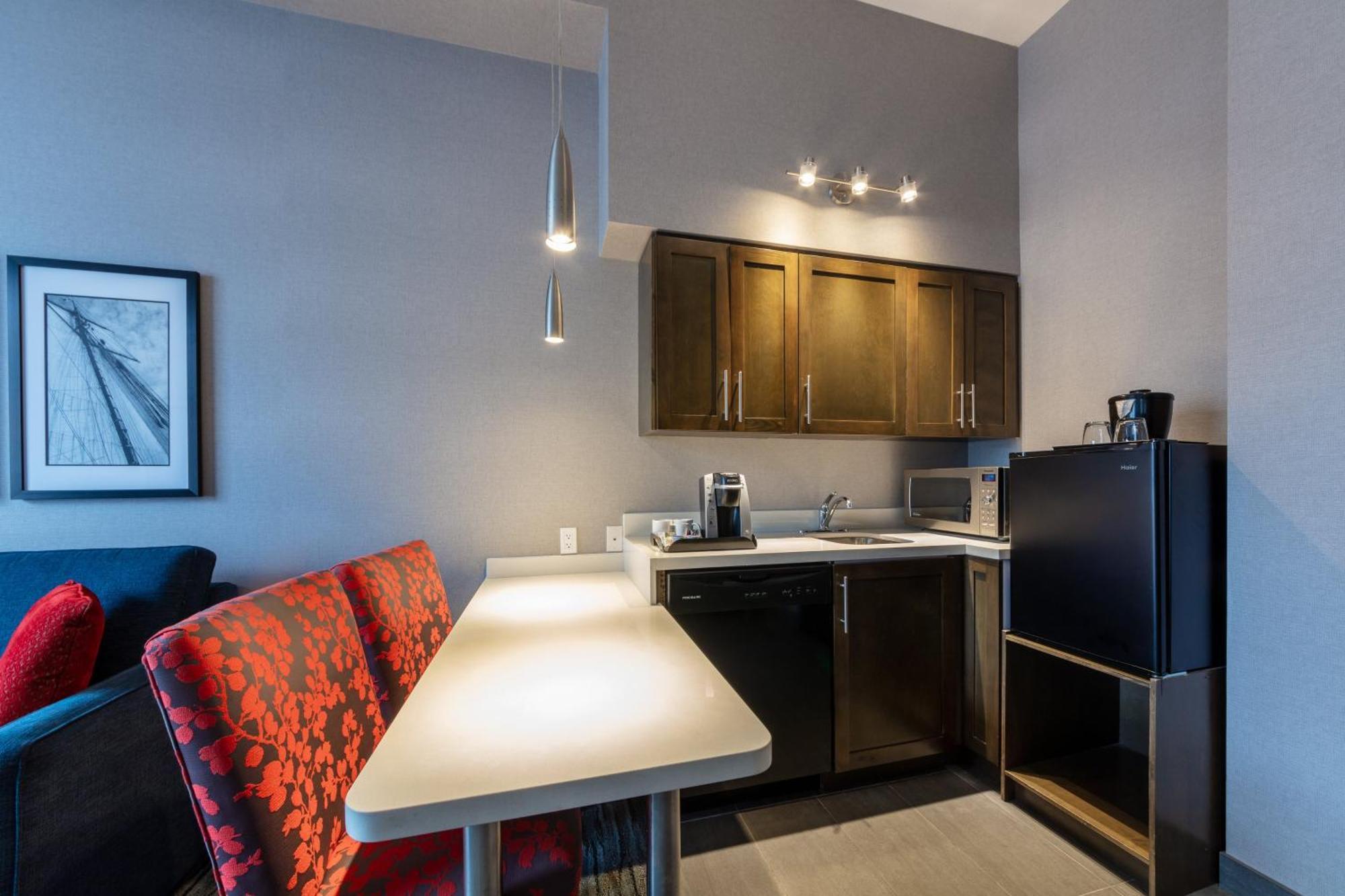 Holiday Inn Express & Suites Riverport Richmond By Ihg Εξωτερικό φωτογραφία