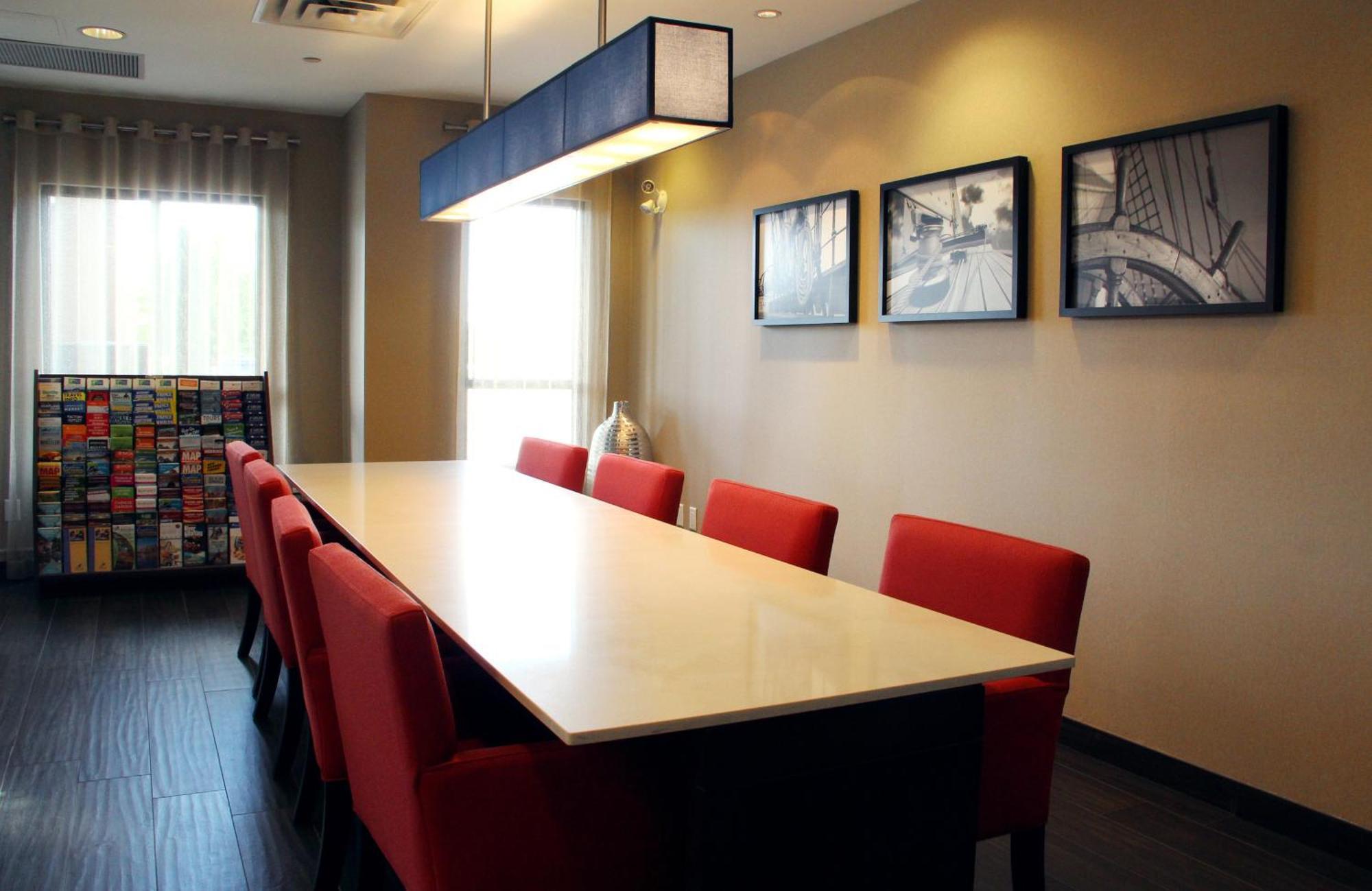 Holiday Inn Express & Suites Riverport Richmond By Ihg Εξωτερικό φωτογραφία