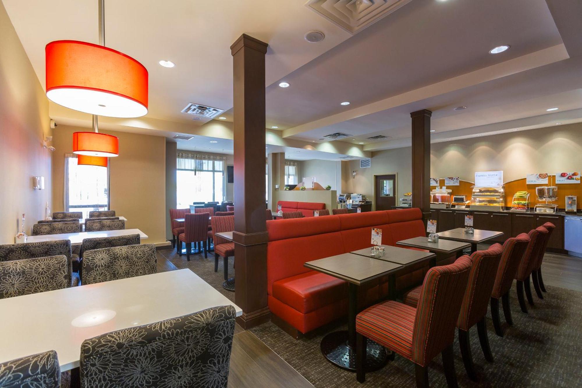 Holiday Inn Express & Suites Riverport Richmond By Ihg Εξωτερικό φωτογραφία