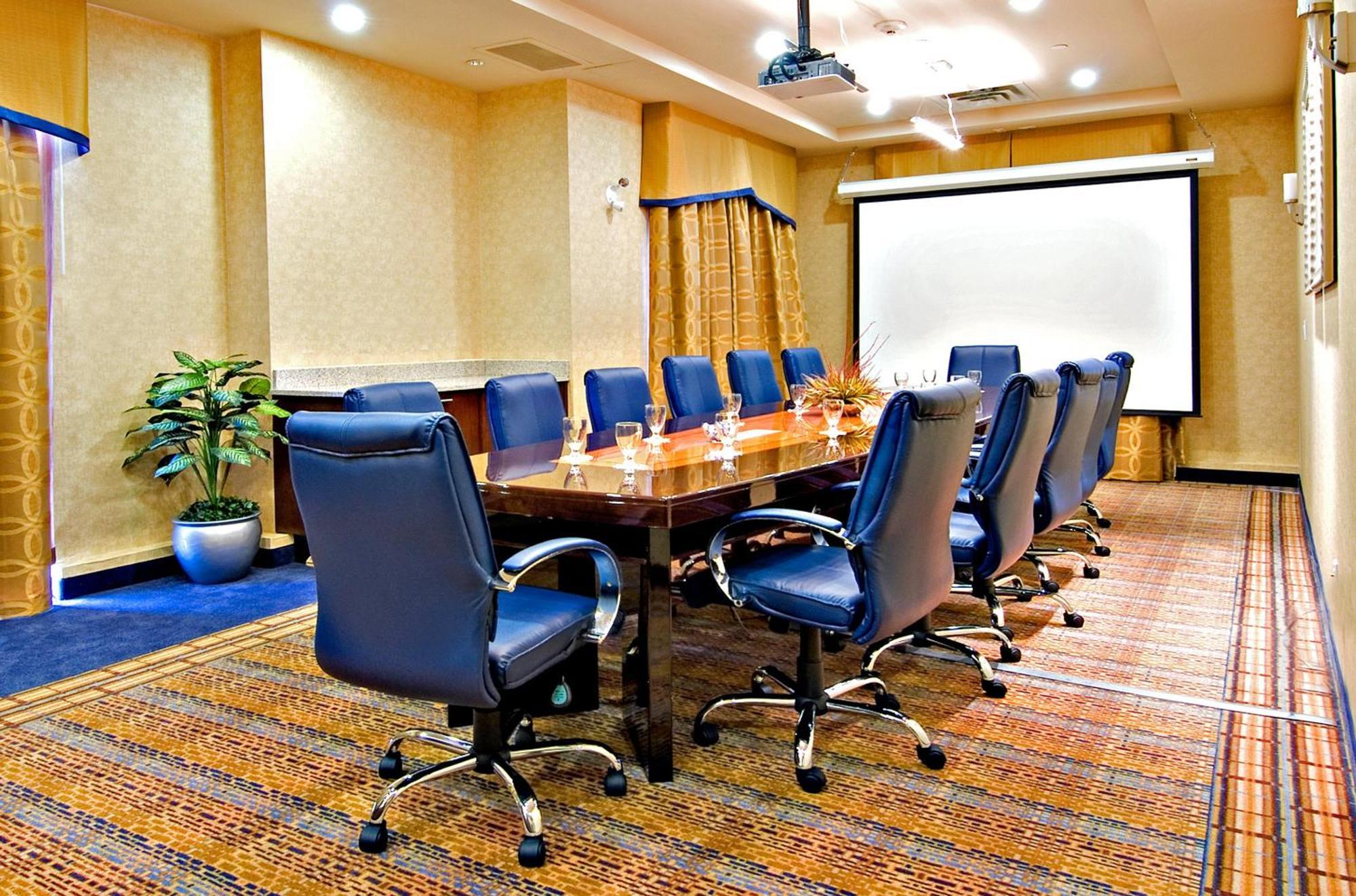 Holiday Inn Express & Suites Riverport Richmond By Ihg Εξωτερικό φωτογραφία